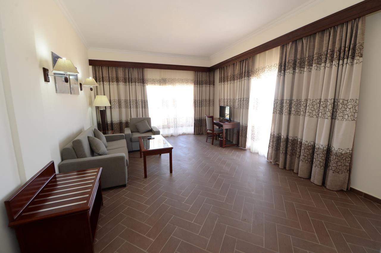 Savanna Empire Spa & Resort Ataqah 外观 照片